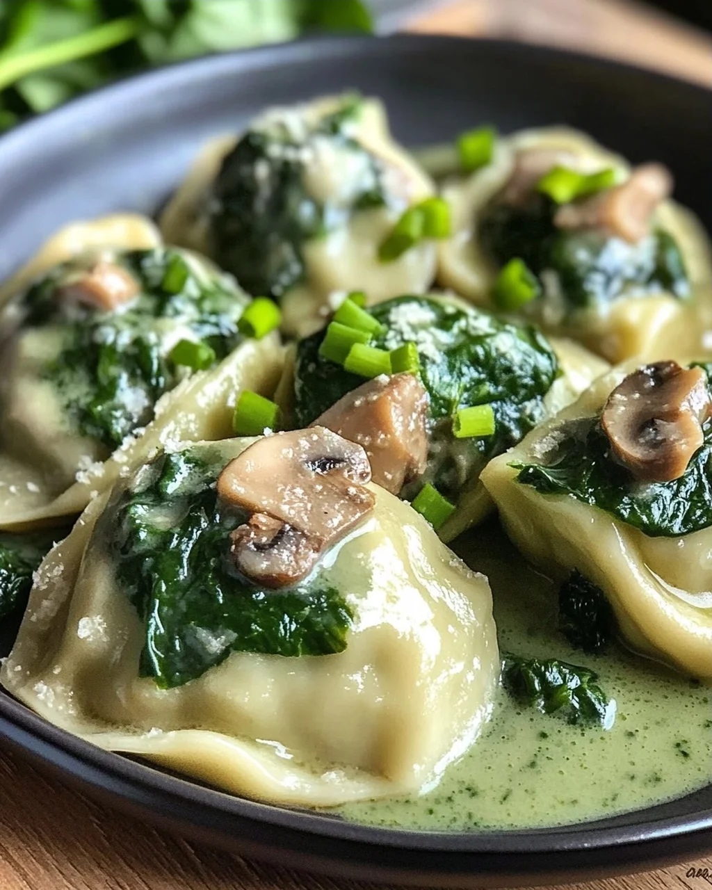 Spinatknödel Rezept: Herzhaft & Einfach selber machen!